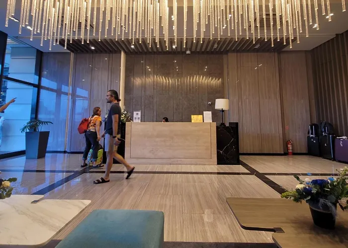 Apartahotel Stylish 1br With Balcony Inside Bgc At Uptown Parksuites - 20d