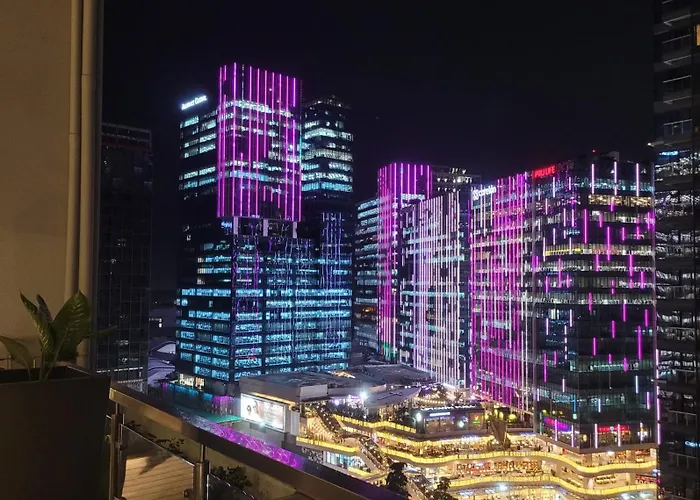Stylish 1br With Balcony Inside Bgc At Uptown Parksuites - 20d Manila