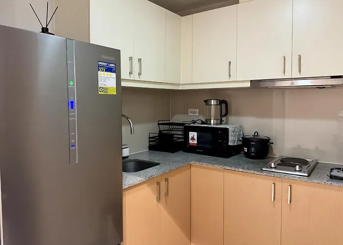 Apartahotel Stylish 1br With Balcony Inside Bgc At Uptown Parksuites - 20d 4*