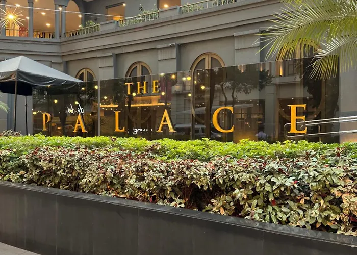 Apartahotel Stylish 1br With Balcony Inside Bgc At Uptown Parksuites - 20d 4*