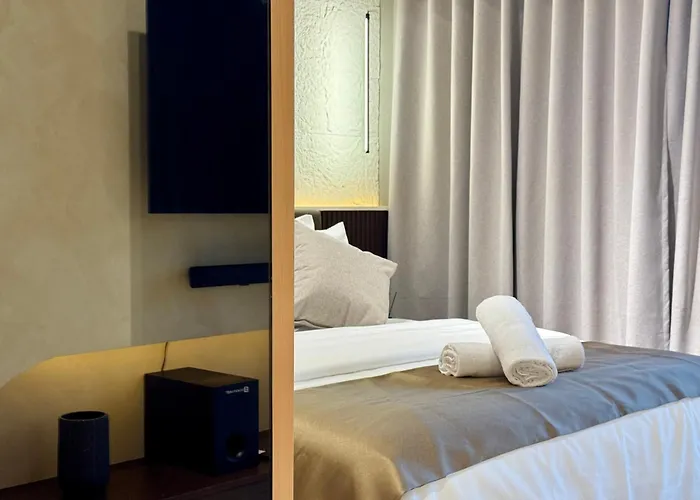 Stylish 1br With Balcony Inside Bgc At Uptown Parksuites - 20d 4* Manila