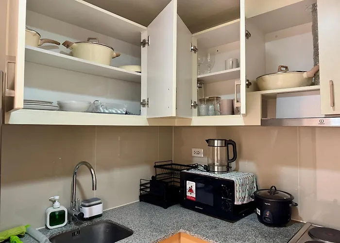 Stylish 1br With Balcony Inside Bgc At Uptown Parksuites - 20d 4* Manila