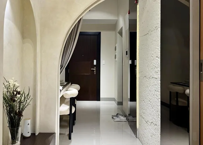 Apartahotel Stylish 1br With Balcony Inside Bgc At Uptown Parksuites - 20d Manila