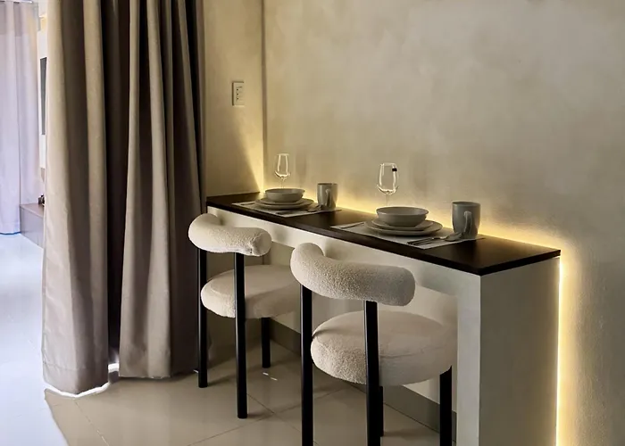 Apartahotel Stylish 1br With Balcony Inside Bgc At Uptown Parksuites - 20d