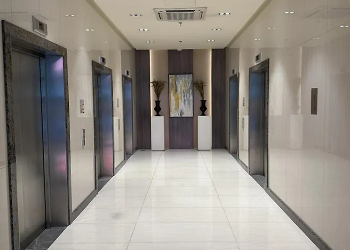 Stylish 1br With Balcony Inside Bgc At Uptown Parksuites - 20d Apartahotel Manila
