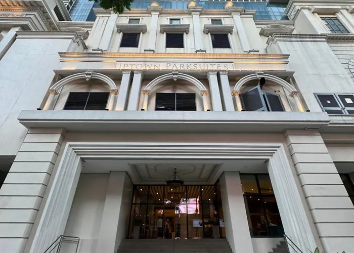 Apartahotel Stylish 1br With Balcony Inside Bgc At Uptown Parksuites - 20d 4*