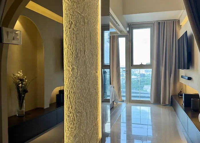 Stylish 1br With Balcony Inside Bgc At Uptown Parksuites - 20d Apartahotel