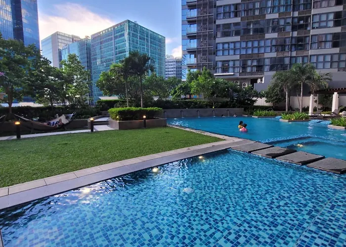 Stylish 1br With Balcony Inside Bgc At Uptown Parksuites - 20d Apartahotel 4*